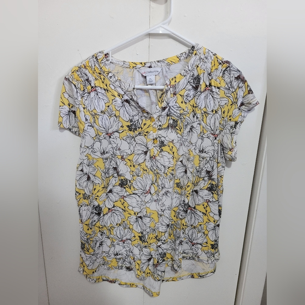 Floral Print Blouses in Gray and Yellow - Picture 3 of 12